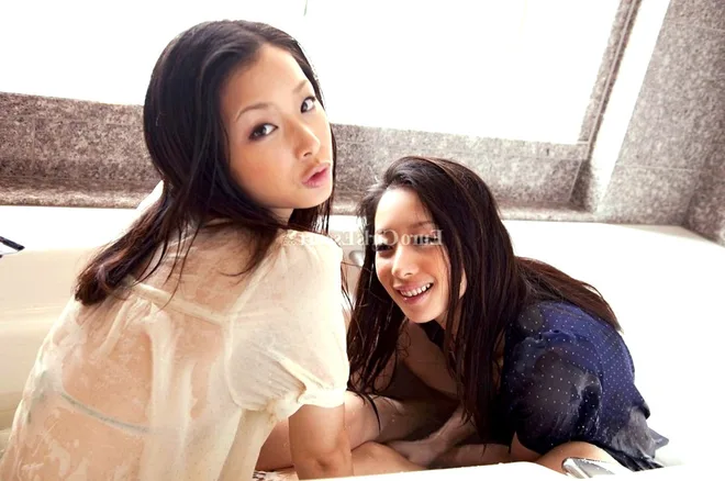 Ariko & Yui "duo With Girl"